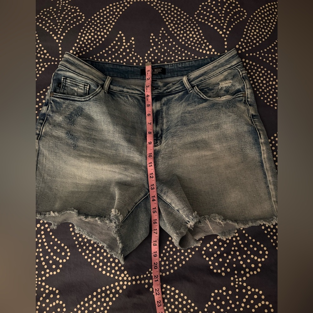 Judy Blue Womens Shorts Size 2XL Cutout Off Raw Hem Casual Summer - Picture 4 of 4